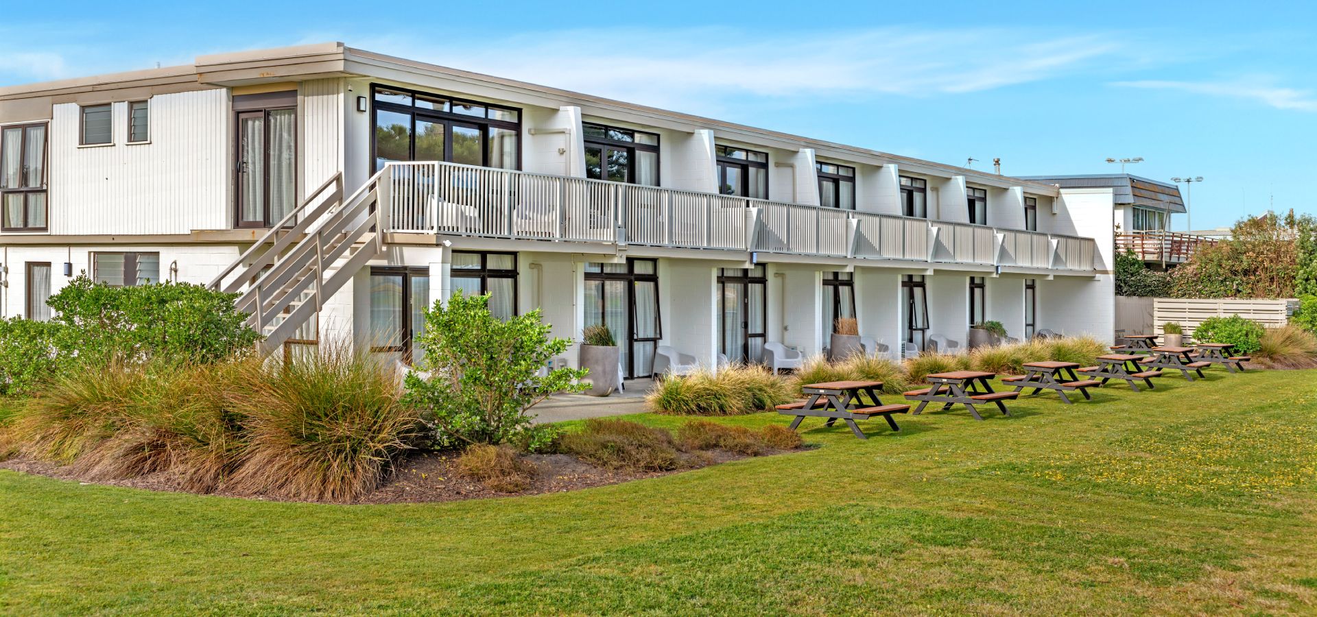 Whispering Sands Beachfront Motel